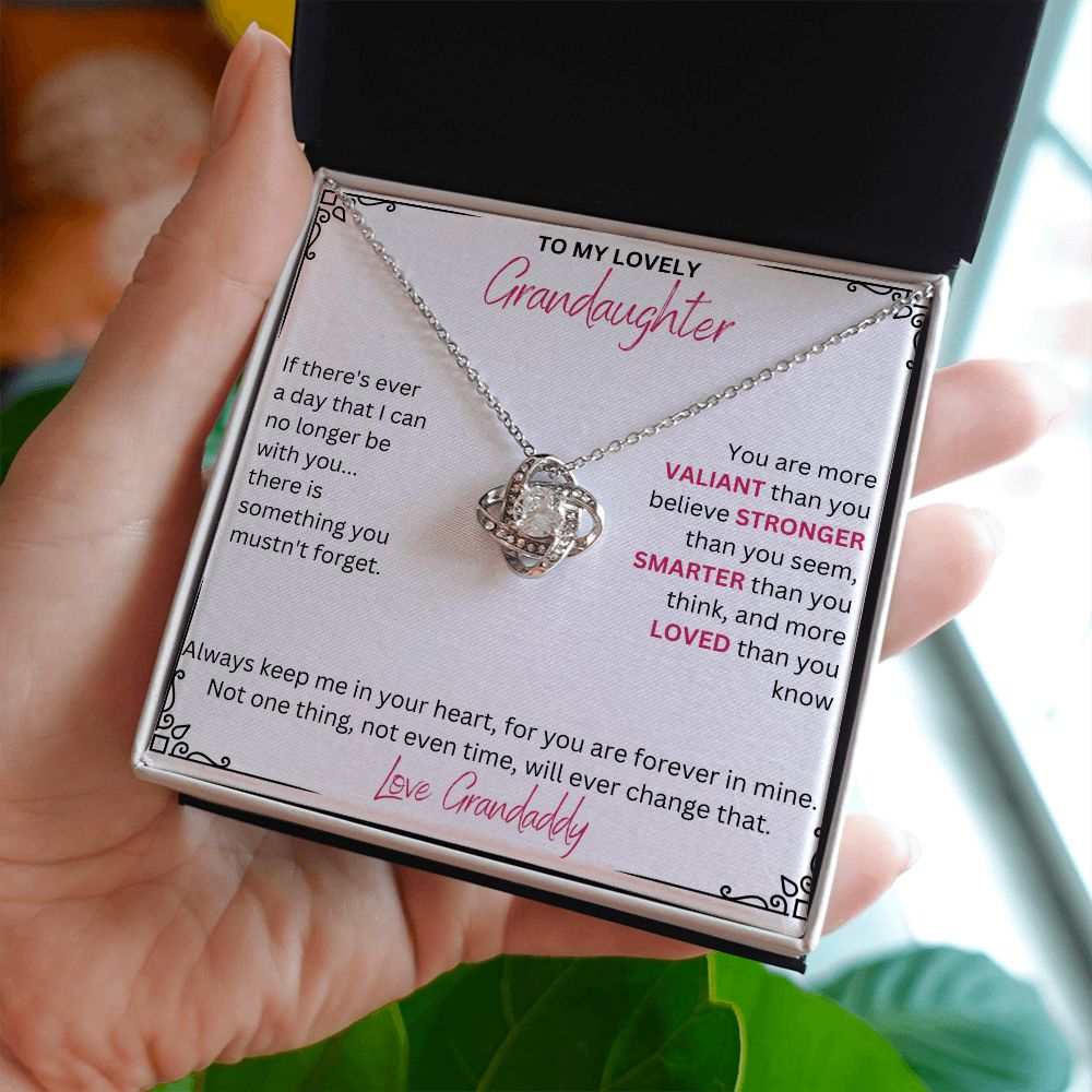 Grand Love Knot Knecklace